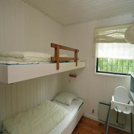 Holiday home Three-bedroom Holiday In Vaggerlose