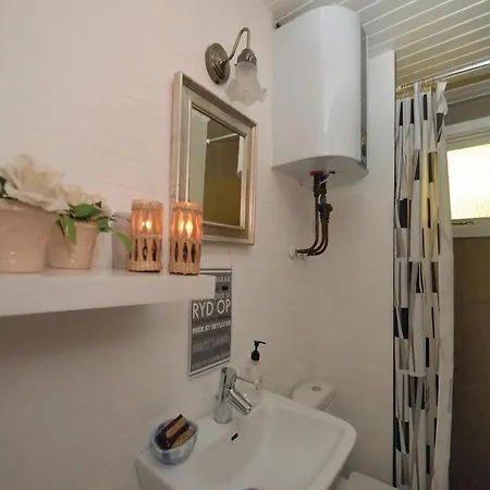 Three-bedroom Holiday In Vaggerlose